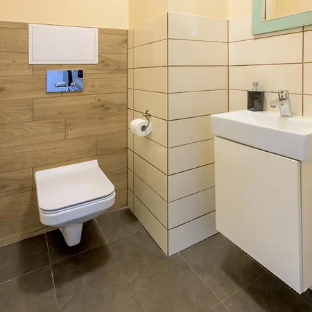 Rentplanet - Pulaskiego Ii Apartmán